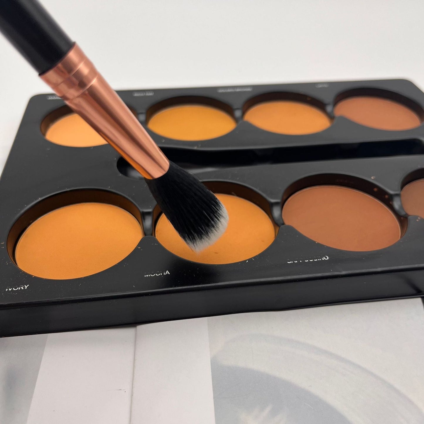 Sacha Mate - 8 Colors Contour Palette
